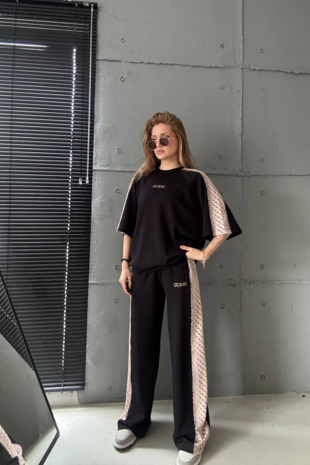 بدلة GUESS اوفر سايز