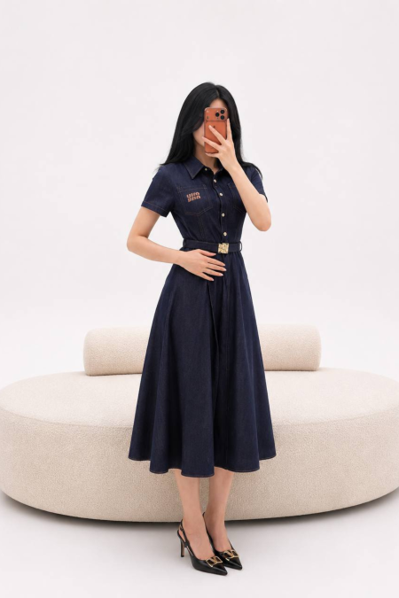 فستان جينز MIU MIU مع قشاط