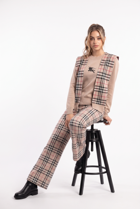 طقم + سكارف BURBERRY