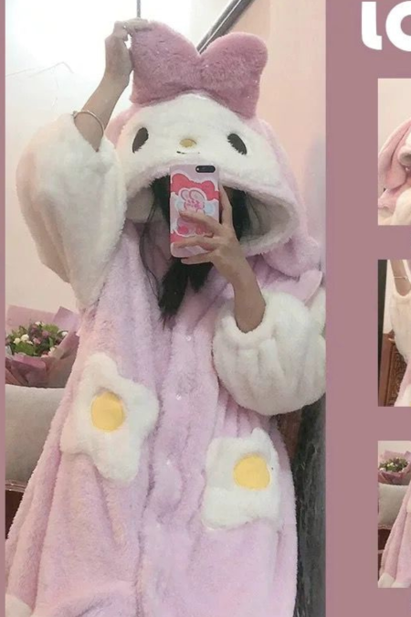 روب الأرنب الوردي